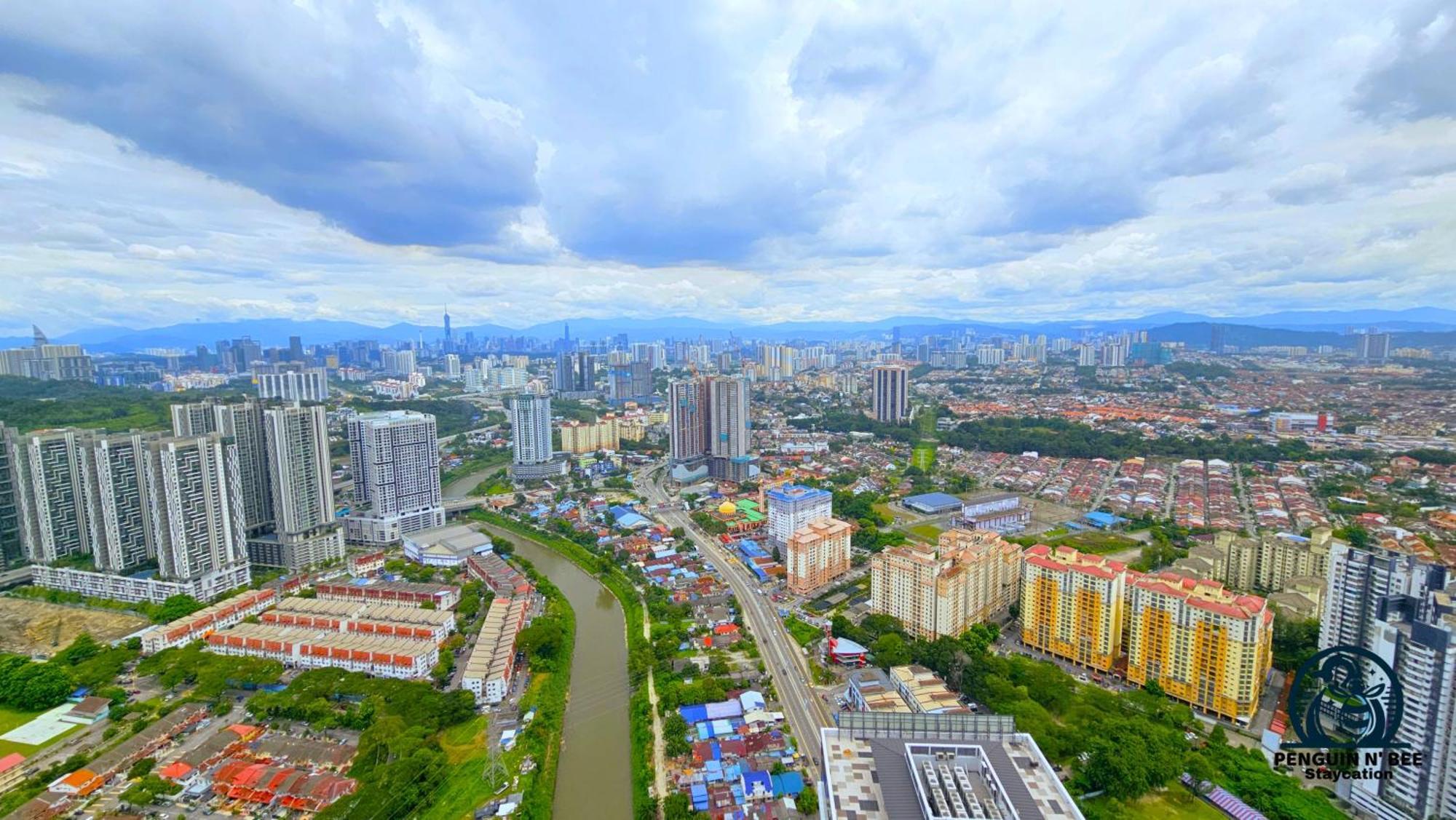 Bloomsvale Kl By Penguin N' Bee Staycation