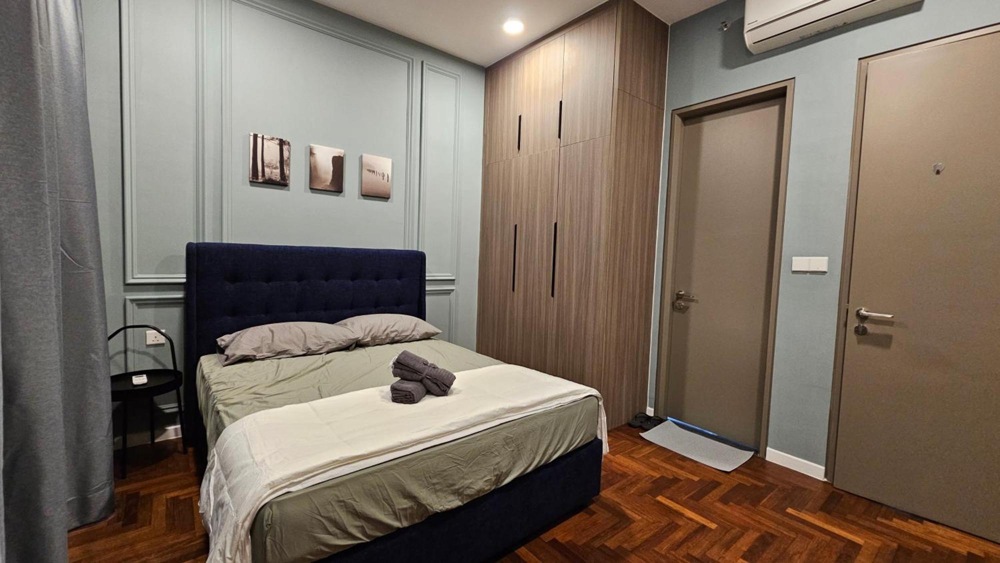 Bloomsvale Kl By Penguin N' Bee Staycation